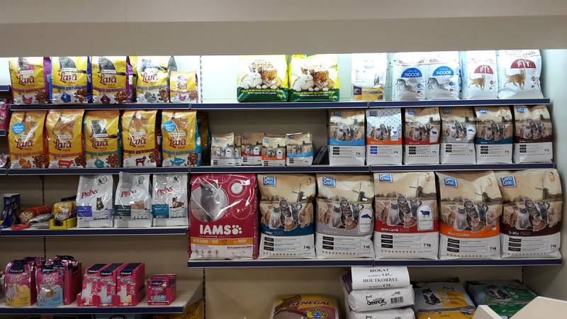 Kattenvoeding in Dierenspeciaalzaak Achterhoek Gunnewick Tuin en Dier